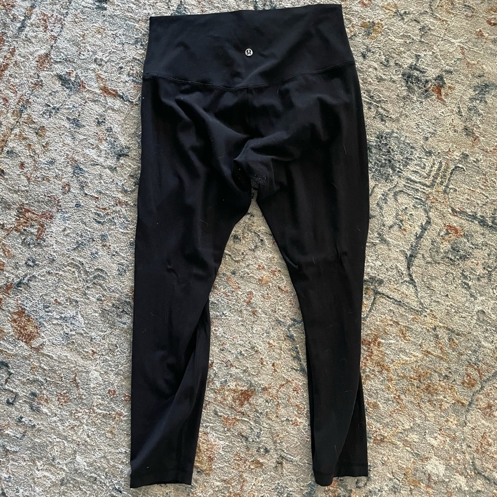 Lululemon aligns 25” black